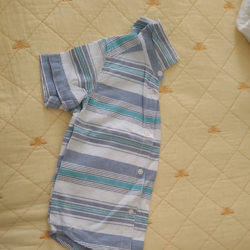LIKE NEW!!!!!! Boys linen Striped Short Sleeve Button-Up Shirt